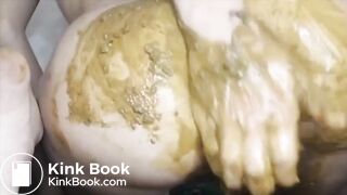 SCAT - Sexy girls Pooping 11