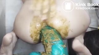 SCAT - Sexy girls Pooping 11