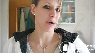 SCAT - Sexy girls Pooping 12