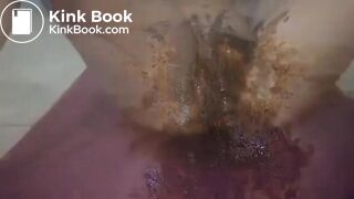 SCAT - Sexy girls Pooping 11