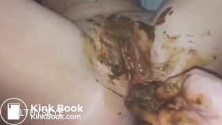 SCAT - Sexy girls Pooping 11