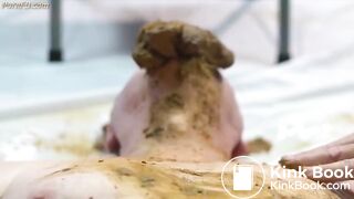SCAT - Sexy girls Pooping 12