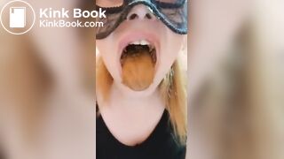 SCAT - Sexy girls Pooping 11