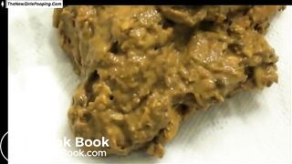 SCAT - Sexy girls Pooping 12