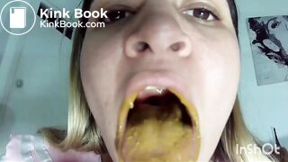 SCAT - Sexy girls Pooping
