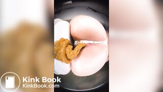 SCAT - Sexy girls Pooping 2