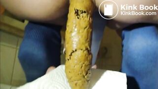 SCAT - Sexy girls Pooping 4