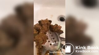 SCAT - Sexy girls Pooping 18