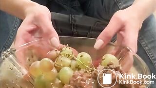 SCAT - Sexy girls Pooping 13