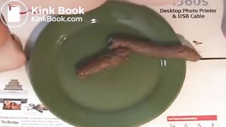 SCAT - Sexy girls Pooping 3