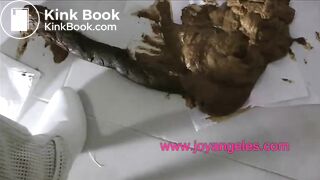 SCAT - Sexy girls Pooping 8