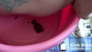 SCAT - Sexy girls Pooping 14