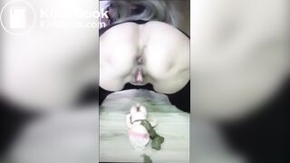 SCAT - Sexy girls Pooping 19