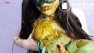 SCAT - Sexy girls Pooping 9