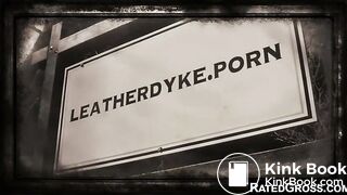 SCAT - Sexy girls Pooping 14