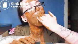 SCAT - Sexy girls Pooping 13
