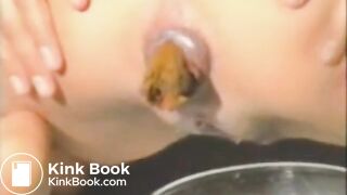 SCAT - Sexy girls Pooping 5
