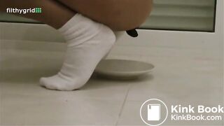 SCAT - Sexy girls Pooping 8