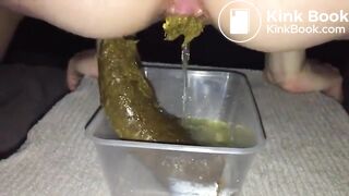 SCAT - Sexy girls Pooping 8