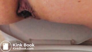 SCAT - Sexy girls Pooping 14