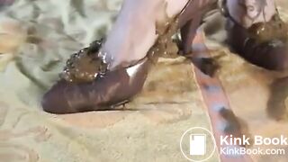 SCAT - Sexy girls Pooping 8