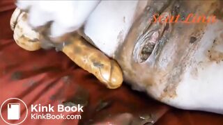 SCAT - Sexy girls Pooping 9