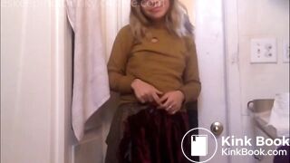 SCAT - Sexy girls Pooping 9