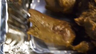SCAT - Sexy girls Pooping 9