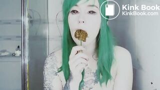 SCAT - Sexy girls Pooping 10