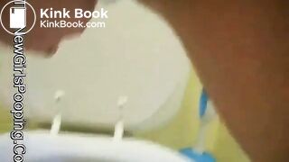 SCAT - Sexy girls Pooping 8