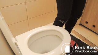 SCAT - Sexy girls Pooping 16