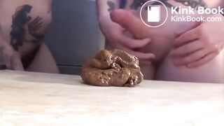 SCAT - Sexy girls Pooping 16