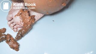 SCAT - Sexy girls Pooping 16