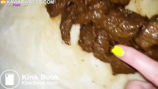 SCAT - Sexy girls Pooping 9