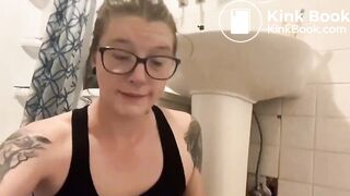 SCAT - Sexy girls Pooping 11