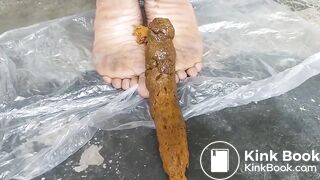 SCAT - Sexy girls Pooping 13