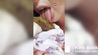 SCAT - Sexy girls Pooping 13