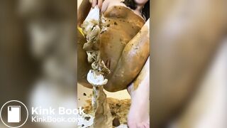 SCAT - Sexy girls Pooping 17