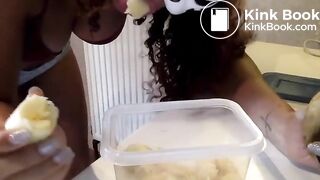 SCAT - Sexy girls Pooping 19