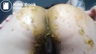 SCAT - Sexy girls Pooping 18