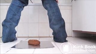 SCAT - Sexy girls Pooping 18