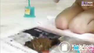 SCAT - Sexy girls Pooping 14