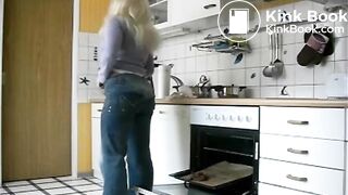 SCAT - Sexy girls Pooping 19