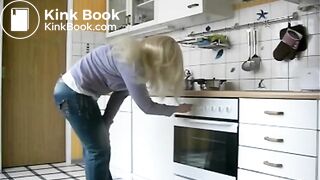 SCAT - Sexy girls Pooping 19