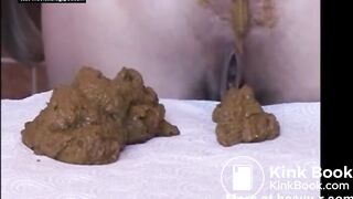 SCAT - Sexy girls Pooping 19