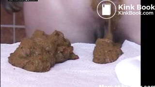 SCAT - Sexy girls Pooping 19