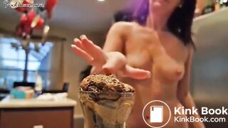 SCAT - Sexy girls Pooping 13