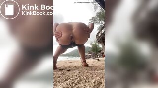 SCAT - Sexy girls Pooping 13