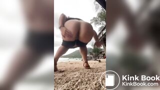 SCAT - Sexy girls Pooping 13