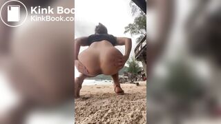 SCAT - Sexy girls Pooping 13